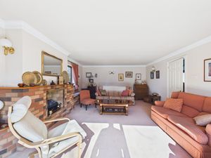 Lounge- click for photo gallery